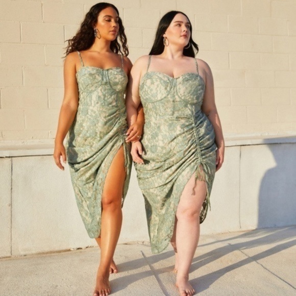 NWT Plus Lace Rutched Midi Dress - Picture 1 of 8